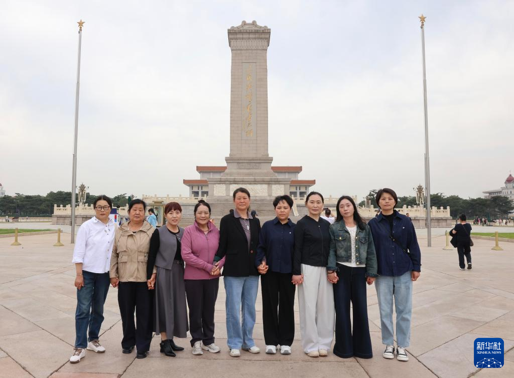 替英雄道一声：母亲节快乐