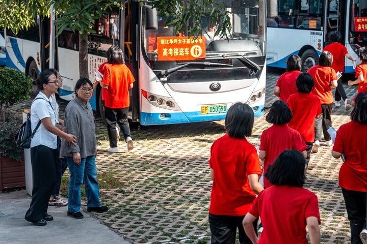  “做党和人民满意的好老师”——习近平总书记的重要论述指引教师工作开创新局面